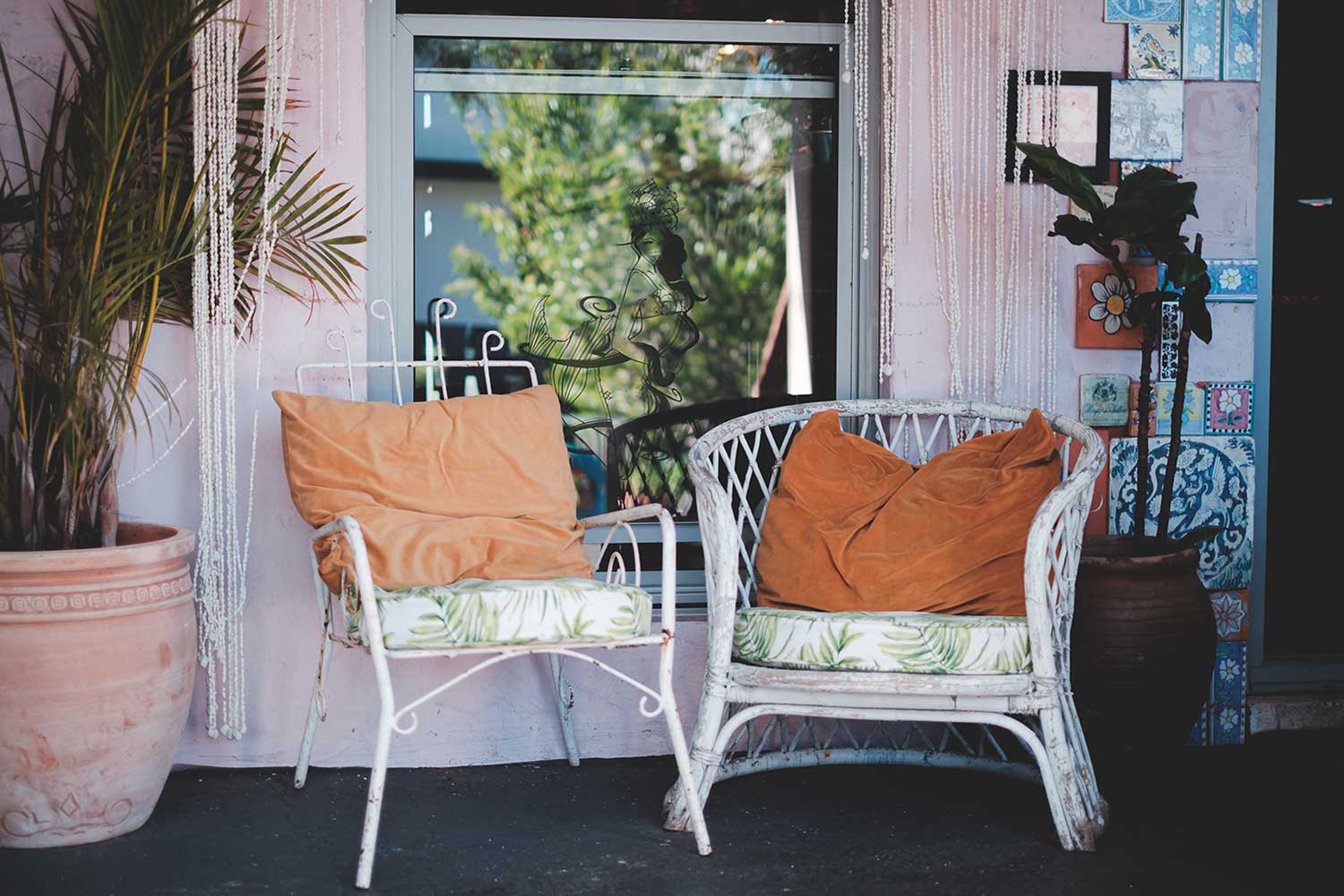 Hiring day porter services for boutique